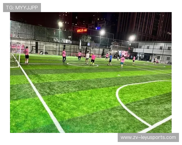 远射“星光闪耀”:足球场上的绝妙远射集锦,足球精彩远射视频